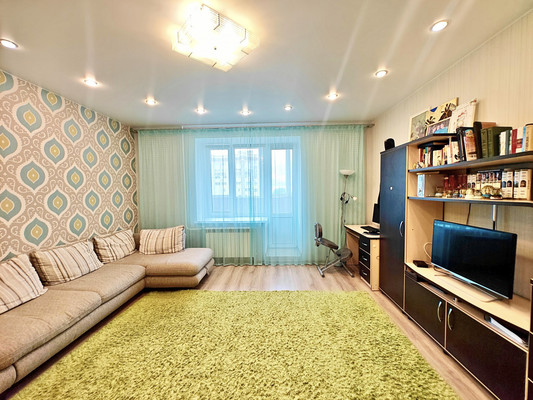 Продам двухкомнатную (2-комн.) квартиру, Чистопольская ул, 72, Казань г