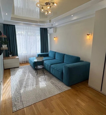 Продам трехкомнатную (3-комн.) квартиру, Кечкеметская ул, 87, Симферополь г