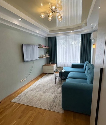 Продам трехкомнатную (3-комн.) квартиру, Кечкеметская ул, 87, Симферополь г