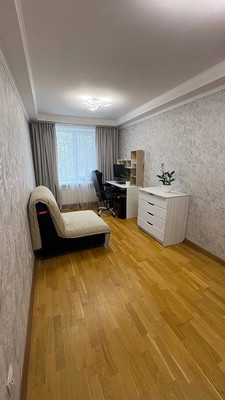 Продам трехкомнатную (3-комн.) квартиру, Кечкеметская ул, 87, Симферополь г