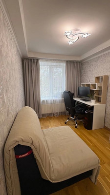 Продам трехкомнатную (3-комн.) квартиру, Кечкеметская ул, 87, Симферополь г