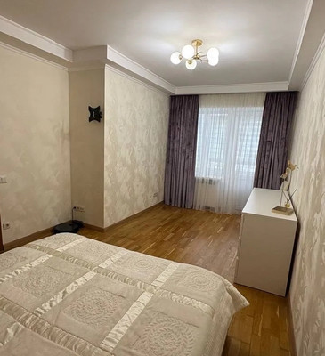 Продам трехкомнатную (3-комн.) квартиру, Кечкеметская ул, 87, Симферополь г