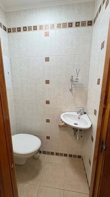 Продам трехкомнатную (3-комн.) квартиру, Кечкеметская ул, 87, Симферополь г