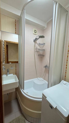 Продам трехкомнатную (3-комн.) квартиру, Кечкеметская ул, 87, Симферополь г