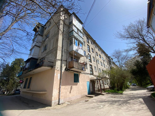 Продам трехкомнатную (3-комн.) квартиру, Беспалова ул, 29, Симферополь г
