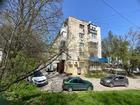 Продам трехкомнатную (3-комн.) квартиру, Беспалова ул, 29, Симферополь г