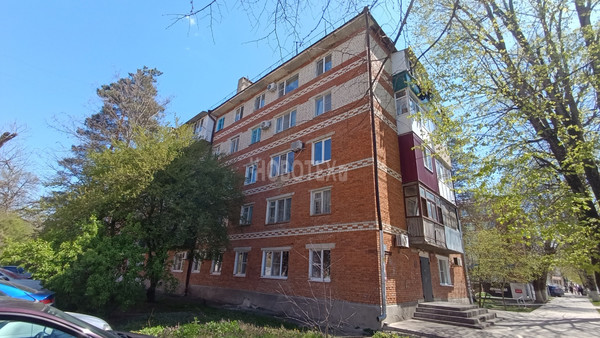 Продам двухкомнатную (2-комн.) квартиру, Ленина ул, 31, Апшеронск г