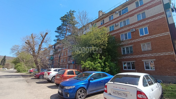 Продам двухкомнатную (2-комн.) квартиру, Ленина ул, 31, Апшеронск г