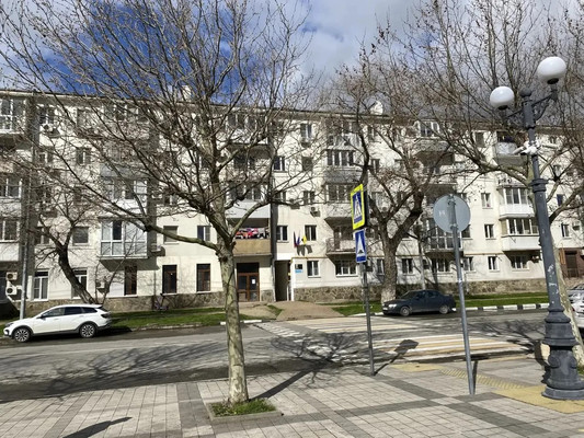 Продам двухкомнатную (2-комн.) квартиру, Имени Адмирала Серебрякова наб, 61, Новороссийск г