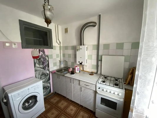 Продам двухкомнатную (2-комн.) квартиру, Имени Адмирала Серебрякова наб, 61, Новороссийск г