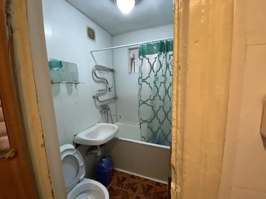 Продам двухкомнатную (2-комн.) квартиру, Имени Адмирала Серебрякова наб, 61, Новороссийск г