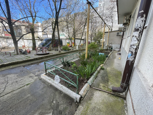 Продам двухкомнатную (2-комн.) квартиру, Суворовская ул, 52, Новороссийск г