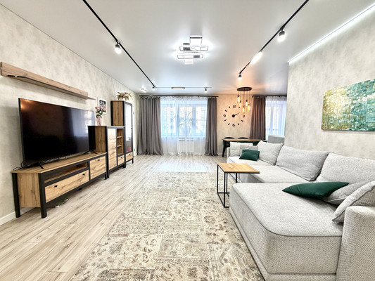 Продам трехкомнатную (3-комн.) квартиру, Южная наб, 10, Красноярск г