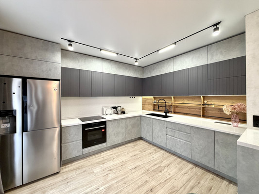 Продам трехкомнатную (3-комн.) квартиру, Южная наб, 10, Красноярск г