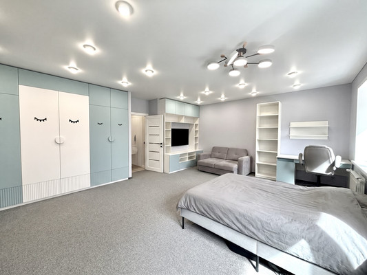 Продам трехкомнатную (3-комн.) квартиру, Южная наб, 10, Красноярск г