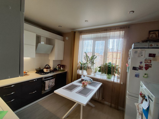 Продам двухкомнатную (2-комн.) квартиру, Ураева б-р, 8а, Йошкар-Ола г