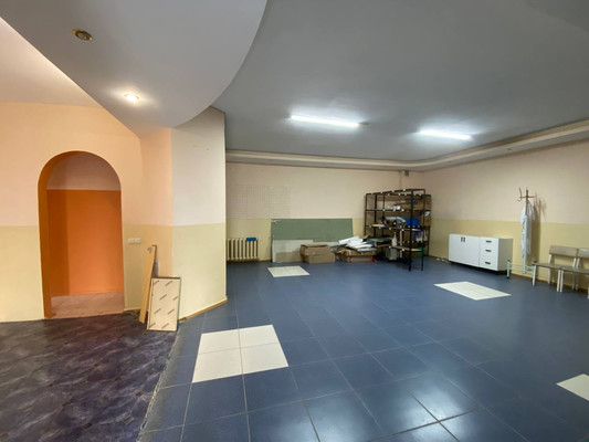 Продам торговое помещение 323 м2, Победы ул, 34, Новоандреевка с