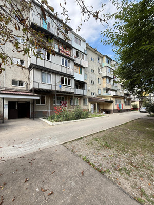 Продам двухкомнатную (2-комн.) квартиру, Неделина ул, 12, Нальчик г