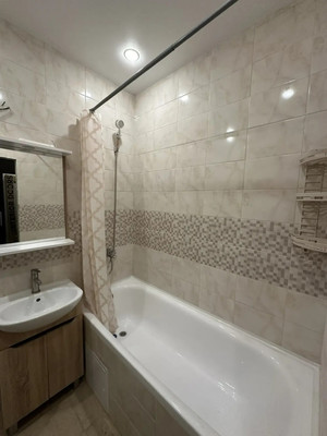 Продам однокомнатную (1-комн.) квартиру, летчика Волчкова (Новые Островцы мкр) ул, 2, Островцы д