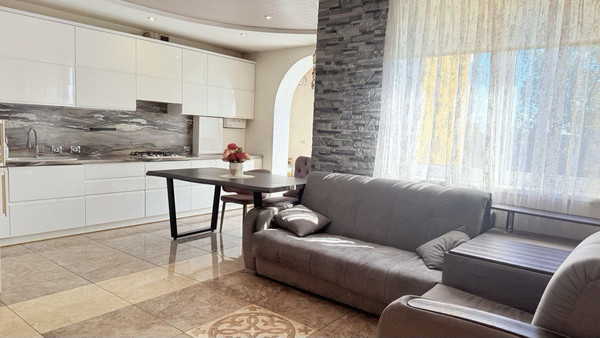 Продам трехкомнатную (3-комн.) квартиру, Аллея смелых ул, 188А, Калининград г