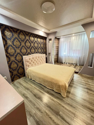 Продам трехкомнатную (3-комн.) квартиру, Аллея смелых ул, 188А, Калининград г