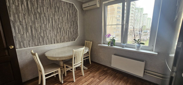 Продам двухкомнатную (2-комн.) квартиру, им. Генерала Трошева Г.Н. ул, 37, Краснодар г