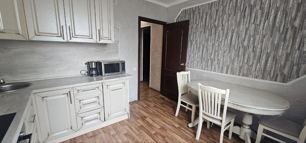 Продам двухкомнатную (2-комн.) квартиру, им. Генерала Трошева Г.Н. ул, 37, Краснодар г