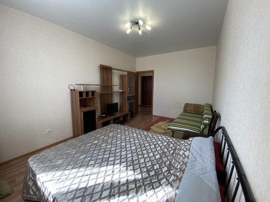 Сдам однокомнатную (1-комн.) квартиру, Западный Обход ул, 421, Краснодар г