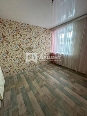 Продам трехкомнатную (3-комн.) квартиру, Красных Зорь ул, 45, Иваново г