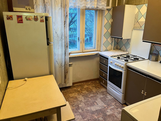 Продам трехкомнатную (3-комн.) квартиру, Ириновский пр-кт, 17Ак2, Санкт-Петербург г