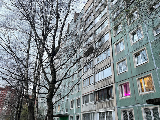 Продам трехкомнатную (3-комн.) квартиру, Ириновский пр-кт, 17Ак2, Санкт-Петербург г