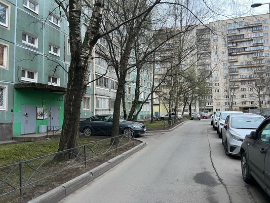 Продам трехкомнатную (3-комн.) квартиру, Ириновский пр-кт, 17Ак2, Санкт-Петербург г