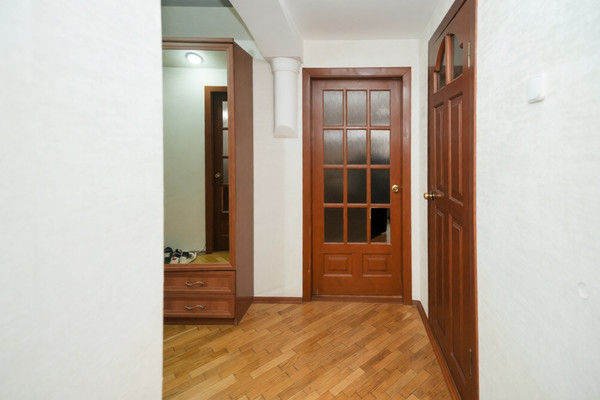 Продам трехкомнатную (3-комн.) квартиру, Черкасская ул, 43, Краснодар г