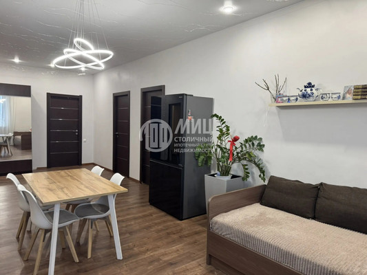 Продам трехкомнатную (3-комн.) квартиру, Чкалова ул, 2, Ильинский рп