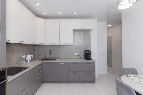 Продам двухкомнатную (2-комн.) квартиру, Строителей ул, 111, Ханты-Мансийск г