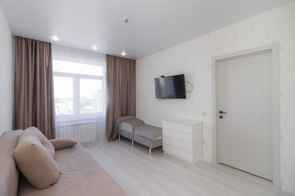 Продам двухкомнатную (2-комн.) квартиру, Строителей ул, 111, Ханты-Мансийск г