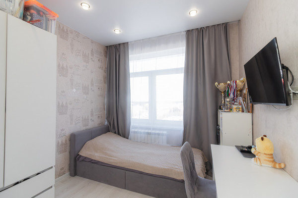 Продам двухкомнатную (2-комн.) квартиру, Строителей ул, 111, Ханты-Мансийск г