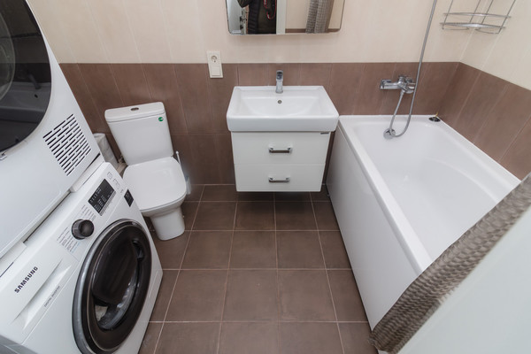 Продам двухкомнатную (2-комн.) квартиру, Строителей ул, 111, Ханты-Мансийск г