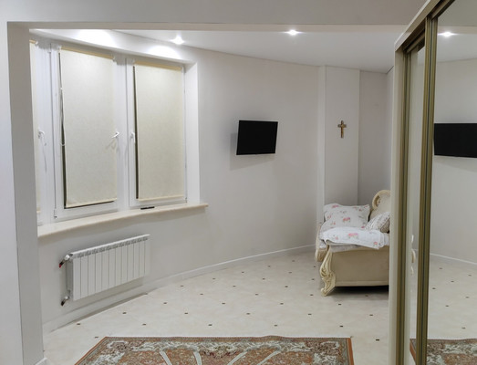 Продам трехкомнатную (3-комн.) квартиру, Молодежная ул, 7к1, Химки г