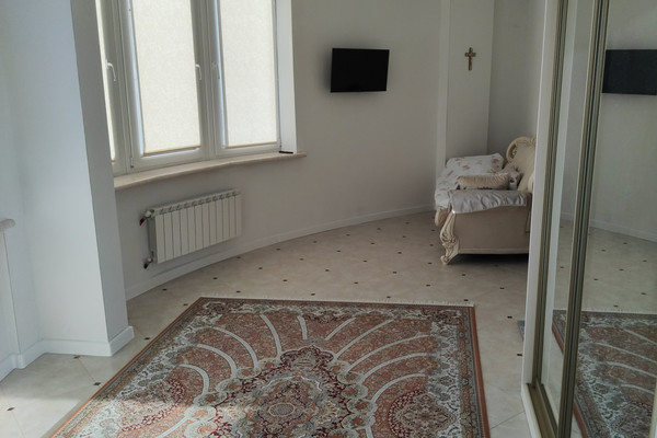 Продам трехкомнатную (3-комн.) квартиру, Молодежная ул, 7к1, Химки г