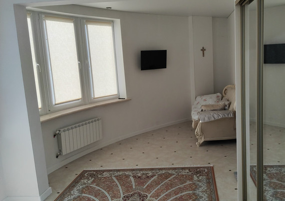 Продам трехкомнатную (3-комн.) квартиру, Молодежная ул, 7к1, Химки г