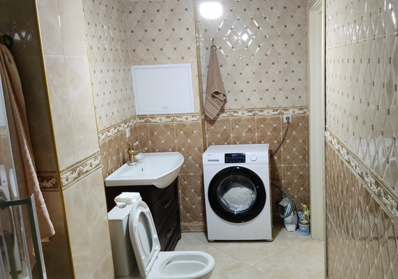 Продам трехкомнатную (3-комн.) квартиру, Молодежная ул, 7к1, Химки г