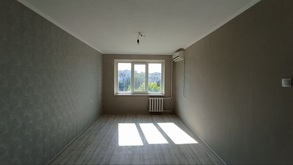 Продам трехкомнатную (3-комн.) квартиру, Коммунистическая ул, 36, Кропоткин г