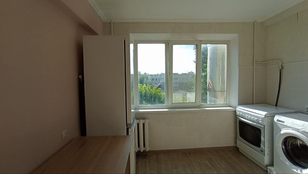 Продам трехкомнатную (3-комн.) квартиру, Коммунистическая ул, 36, Кропоткин г