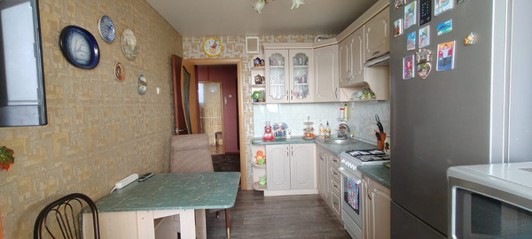 Продам трехкомнатную (3-комн.) квартиру, Западный мкр, 13, Гулькевичи г