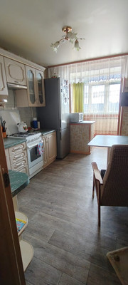 Продам трехкомнатную (3-комн.) квартиру, Западный мкр, 13, Гулькевичи г