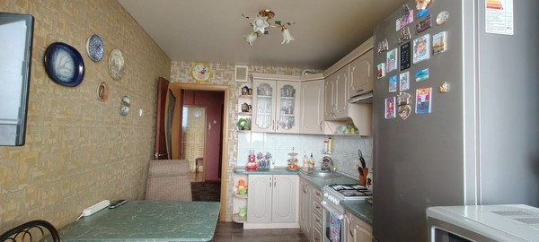 Продам трехкомнатную (3-комн.) квартиру, Западный мкр, 13, Гулькевичи г