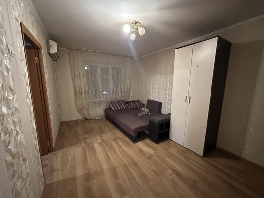 Продам двухкомнатную (2-комн.) квартиру, Гоголя ул, 166, Кропоткин г