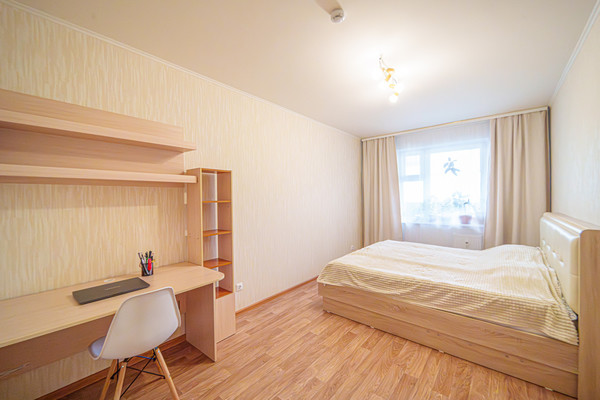 Продам двухкомнатную (2-комн.) квартиру, Кисловодская ул, 12, Пермь г