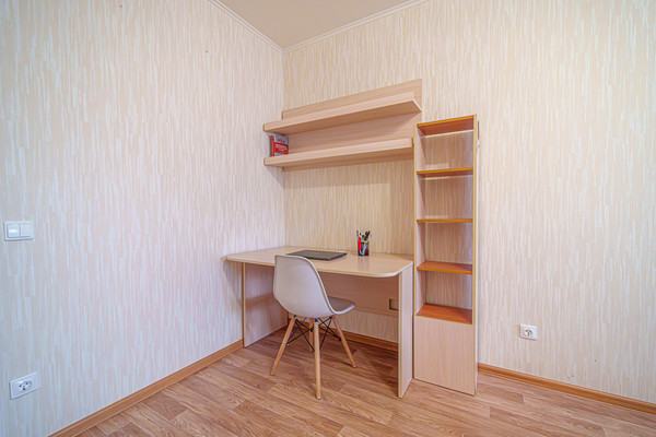 Продам двухкомнатную (2-комн.) квартиру, Кисловодская ул, 12, Пермь г